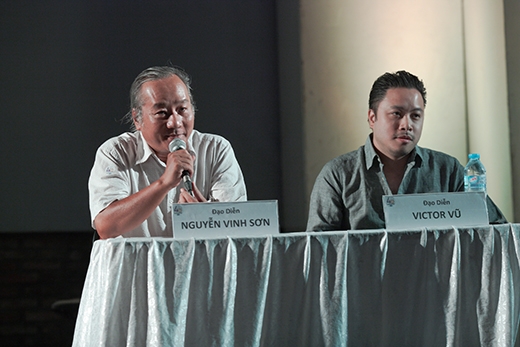 
	
	Buổi lễ khai mạc với sự xuất hiện của đạo diễn Victor Vũ và Nguyễn Vinh Sơn.